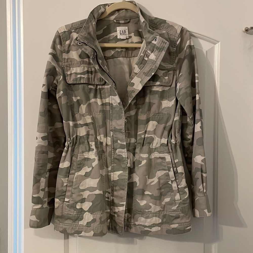 NWOT GAP camouflage jacket size XS